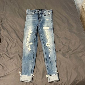 American eagle light wash ripped jeans